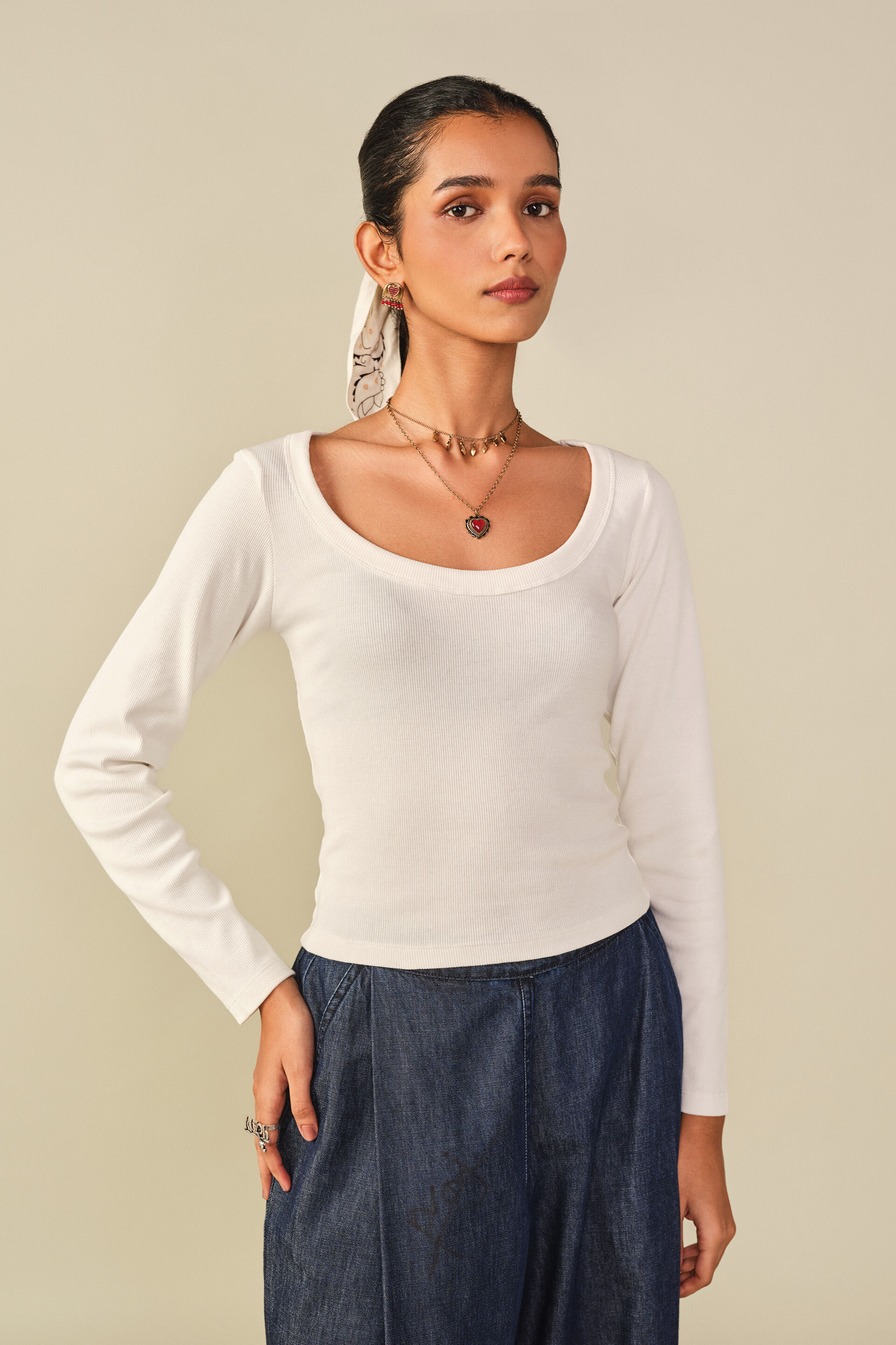 Bodycon Scoop Neck Top in Off White